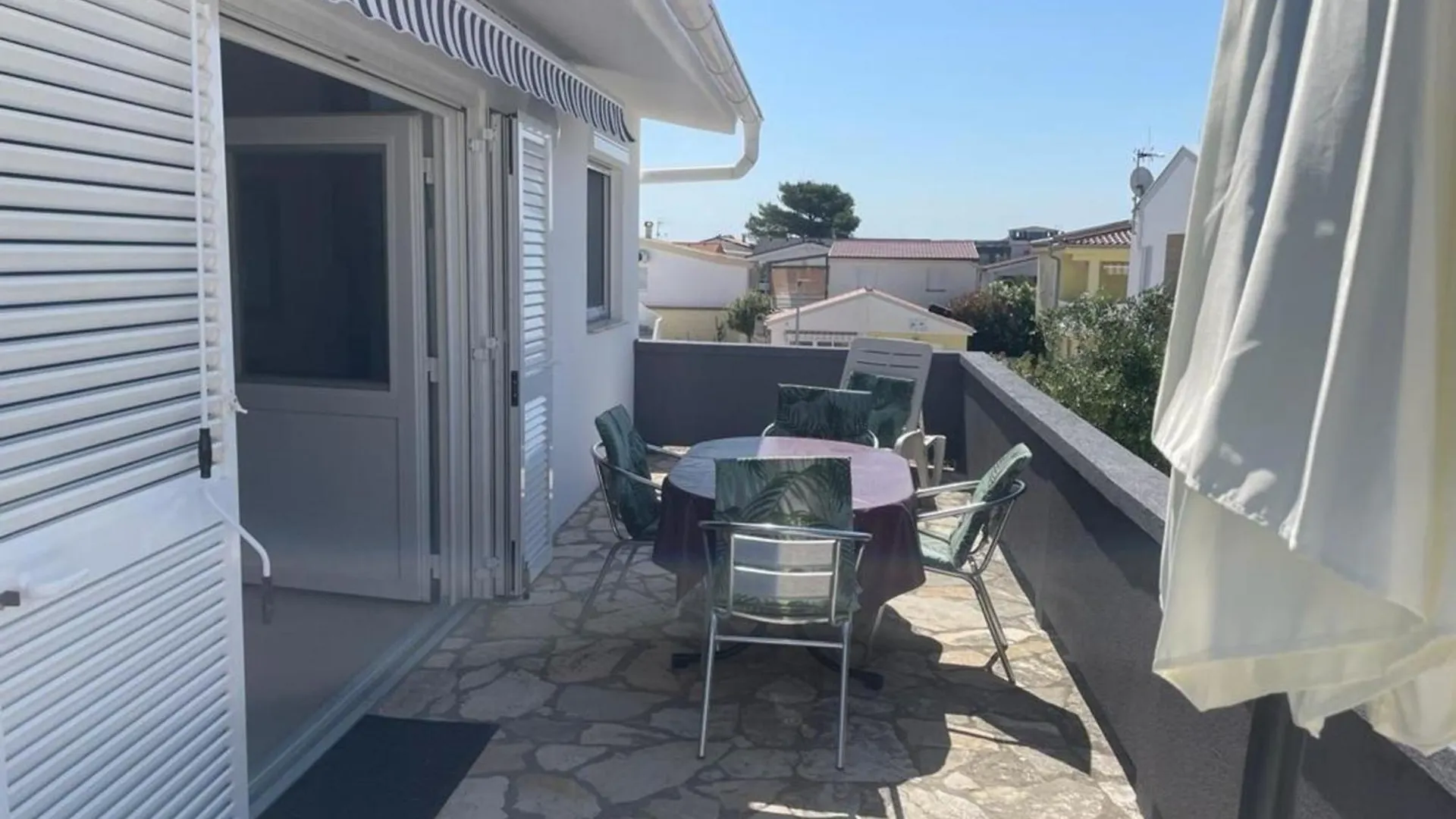 Apartment In Vir Mit Grosser Terrasse
